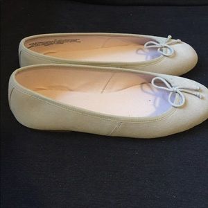 Brand New Urban Outfitters Ballet Flats Sz 7
